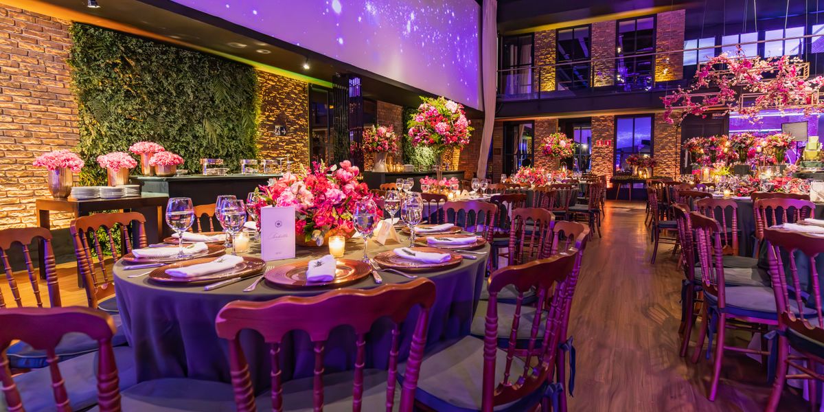 Elegant table setting at Gateway Conference & Event Center in Clayton, NC